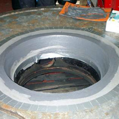 Reparatur der erodierten Bereiche mit Belzona 1311 (Ceramic R-Metal)
