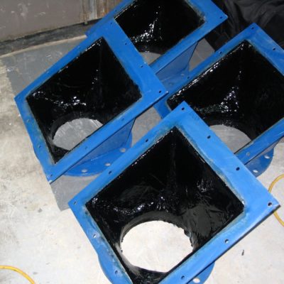 Ausgekleidet mit Belzona 2111 (D&A Hi-Build Elastomer)